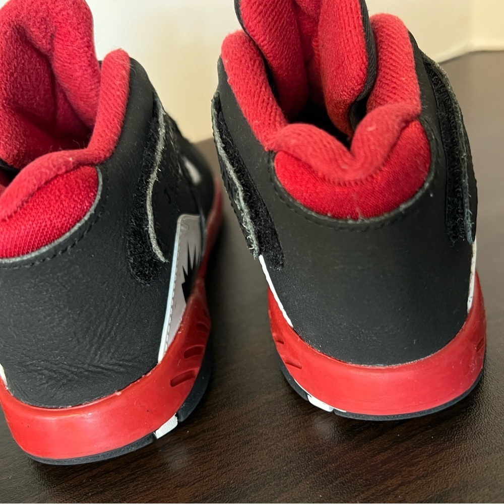 Jordan Black and Red Sneakers with Cross-Straps - Picture 4 of 6